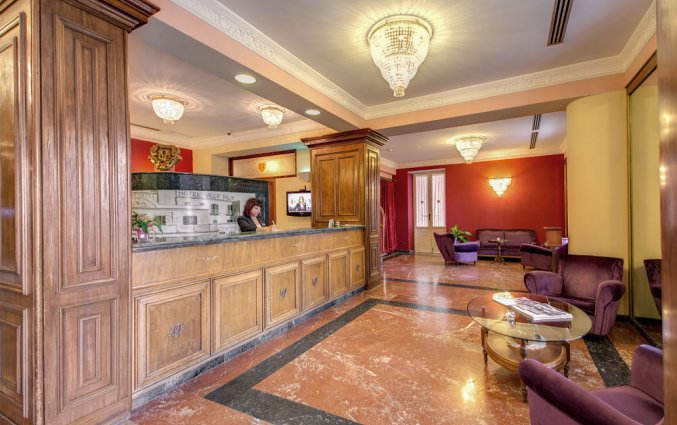 Hotel Grand Villa Politi | receptie